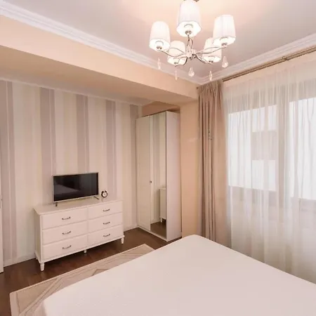 Damian Luxury *